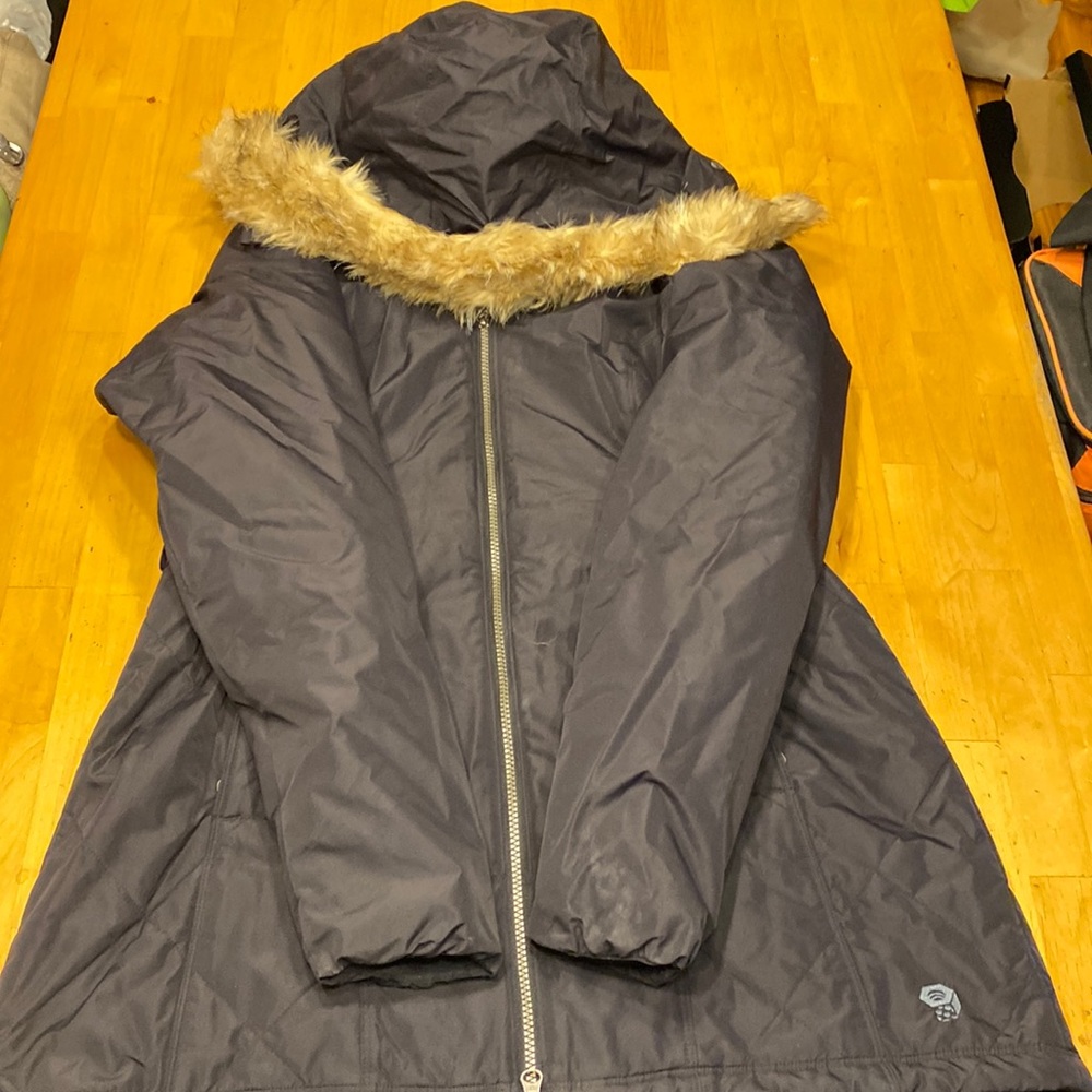 Mountain HardWear size large ski jacket